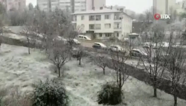 Ankara'da 2021 yılının ilk karı yağdı