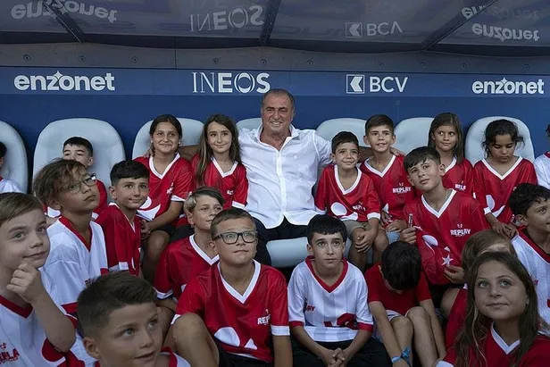 Dostluk kazandı! Türkiye-İsviçre Replay 2008 maçı 2-2 berabere bitti-8
