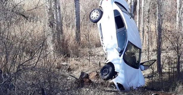 Yok böyle kaza! Otomobil amuda kalktı