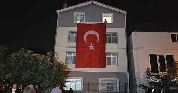 CANLI ANLATIM | 20 kahramanın şehadet haberi ailelerine verildi!