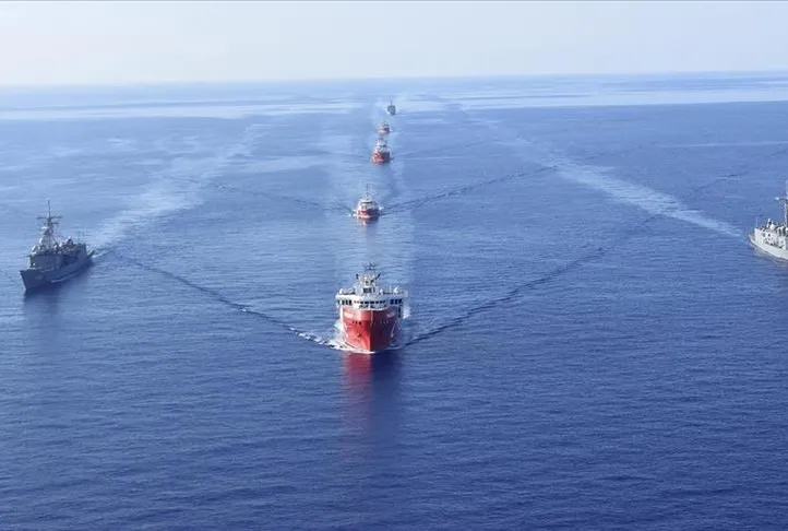 Oruç Reis Süveyş Kanalı’nı geçti