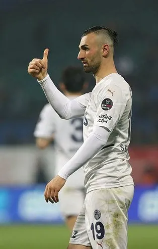 Serdar Dursun yaptığı hat-trick ile Çaykur Rizespor maçına damgasını vurdu! Hedef 11 yıllık hasreti bitirmek