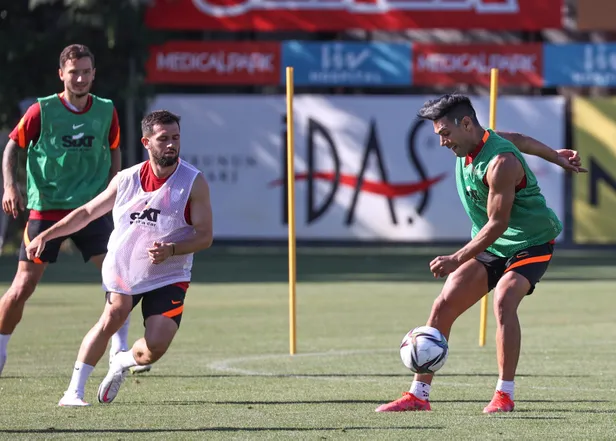 galatasaray-kasimpasa-maci-canli-anlatim-izle-gs-kasimpasa-maci-saat-kacta-canli-yayin-hangi-kanalda-1625931992686.jpg Galatasaray Kasımpaşa maçı canlı anlatım izle! GS Kasımpaşa maçı saat kaçta, canlı yayın hangi kanalda?-3