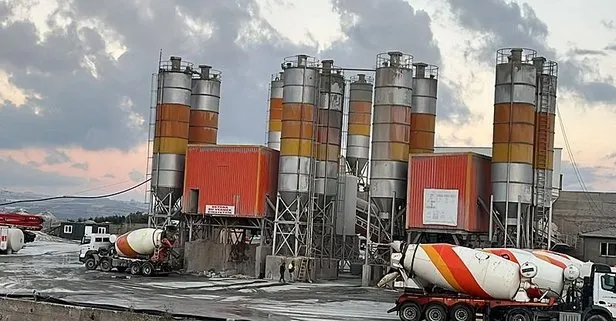 Kocaeli’nde feci ölüm! Beton karışımı makinesine düşen 19 yaşındaki işçi hayatını kaybetti