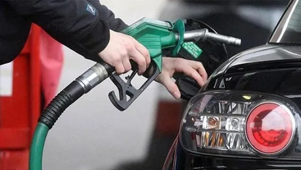 11-mayis-istanbul-ankara-izmir-benzin-motorin-fiyatlari-1-lt-benzin-mazot-kac-tl-oldu-bp-opet-shell-guncel-zam-1652249017626.jpg 12 Mayıs İstanbul, Ankara, İzmir benzin, motorin fiyatları! 1 LT benzin, mazot kaç TL oldu? BP, Opet, Shell güncel zamlı akaryakıt fiyatları!-5