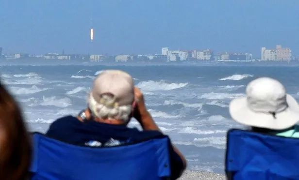 spacexi-gunes-firtinasi-vurdu-40-uydu-dustu-1644442661461.jpeg SpaceX'i güneş fırtınası vurdu! 40 uydu düştü-4