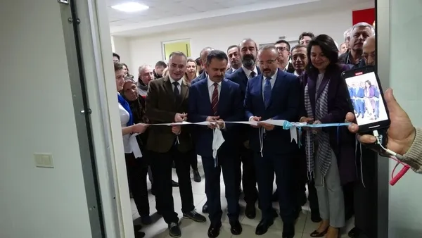 ekrem-imamoglunun-ataturku-anma-gecesinde-dansi-fondas-medyayi-sessizlige-gomdu-bulent-turandan-tepki-isyanim-1668184187191.jpeg 'Ekrem İmamoğlu'nun 'Atatürk'ü Anma Gecesi'nde dansı fondaş medyayı sessizliğe gömdü! Bülent Turan'dan tepki: İsyanım var-3