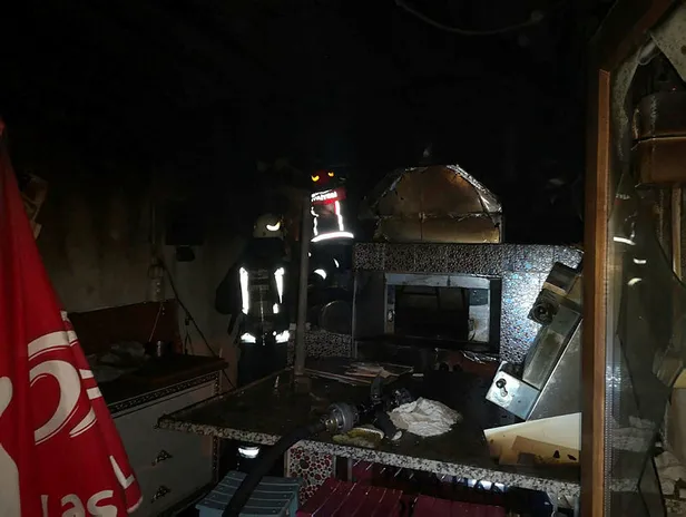 Bursa'da tarihi handa korkutan yangın-1