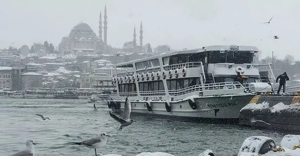 İstanbul’da bazı vapur seferlerine kar ve fırtına engeli