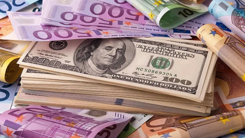 dolar-yukseldi-euro-dustu-orta-dogu-gerilimiyle-piyasalardaki-son-durum-1773908189022.jpg Euro 50,8370 TL seviyesinden işlem görüyor.