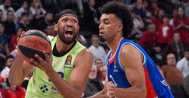 THY Avrupa Ligi'nde Anadolu Efes Barcelona'ya 97-88 Yenildi