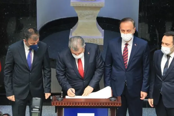 Sağlık Bakanı Fahrettin Koca: Dünya genelinde Omicron'un baskın varyant olmasını bekliyoruz-3