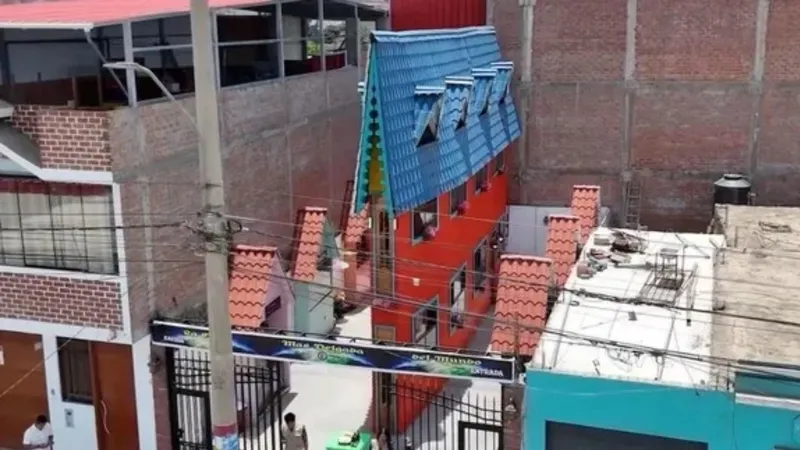 icine-girmek-cesaret-ister-63-cmlik-dunyanin-en-dar-evi-guinnesse-aday-1775311205631.jpg İçine girmek cesaret ister: 63 cm'lik dünyanın en dar evi Guinness’e aday-4