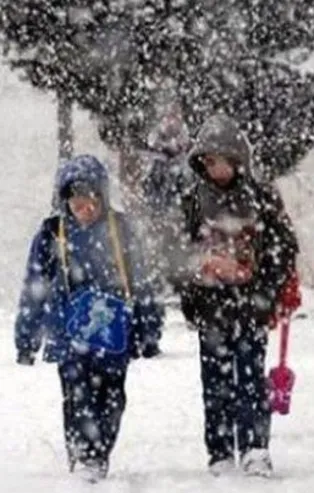 O ilçemizde okullar tatil edildi