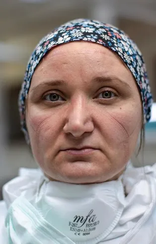 Maskenin ardındaki fedakarlık: Hakkınız ödenmez İyi ki varsınız