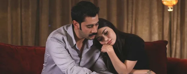 Bir Zamanlar Çukurova 34. bölümde Züleyha fenalaşarak hastaneye kaldırılıyor