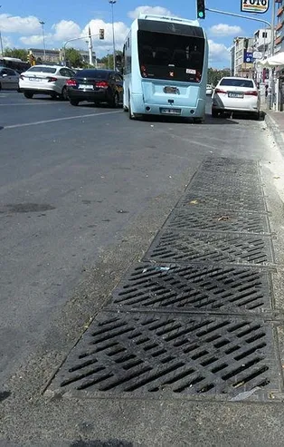 CHP'li İBB çalışma yaptı Kadıköy'ü lağım kokusu sardı
