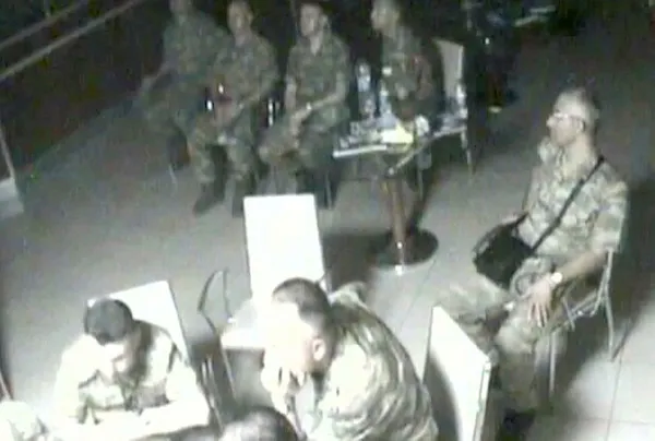 gorev-dagilimini-boyle-yapmislar-15-temmuza-ait-yeni-goruntuler-ortaya-cikti-1579597832306.jpg فيديو يكشف لاول مرة.. يظهر فيه مجريات الساعة الاولى للانقلاب الفاشل في تركيا! 1