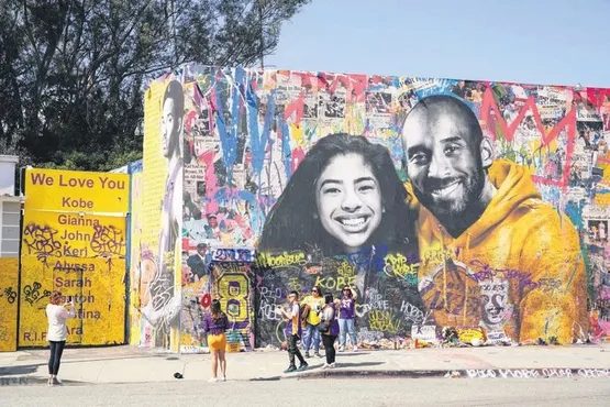 Kobe Bryant'ı anma törenine Michael Jordan'ın gözyaşları damga vurdu-1