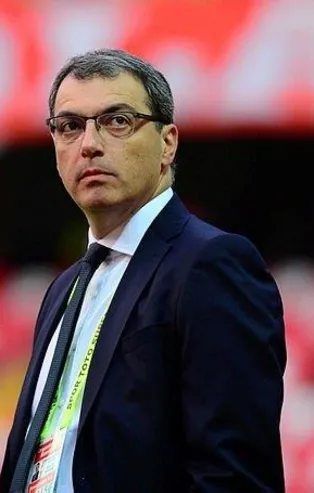 "Etrafa havasını atacaktır! Yazık..."