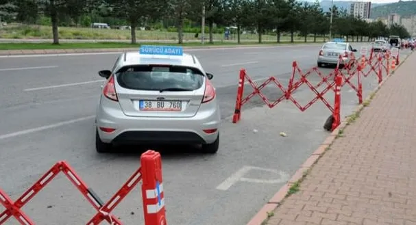 Ehliyet sınavı ne zaman 2021? Yazılı ve direksiyon sınavı hangi tarihte? Ehliyet sonuçları nasıl, nereden öğrenilir?-4