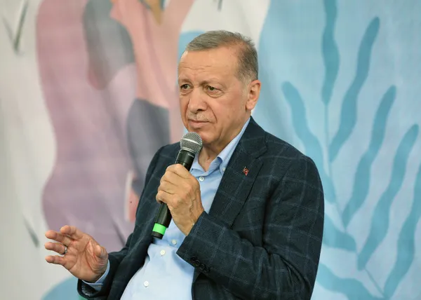 kuresel-cetenin-medya-tetikcileri-beyaz-bayrak-cekti-baskan-recep-tayyip-erdoganin-dis-politikasini-yere-goge-1684731958768.jpg Küresel çetenin medya tetikçileri 'beyaz bayrak' çekti! Başkan Recep Tayyip Erdoğan'ın dış politikasını yere göğe sığdıramadılar-8