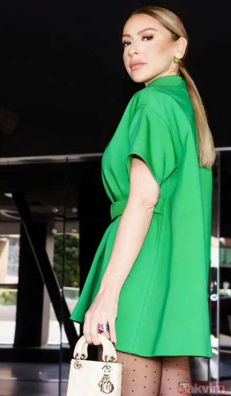 Hadise hamile mi? Müstakbel eşi Mehmet Dinçerler ile tatil dönüşü görüntülenen Hadise karnını gizledi o detay gözlerden kaçmadı - 30