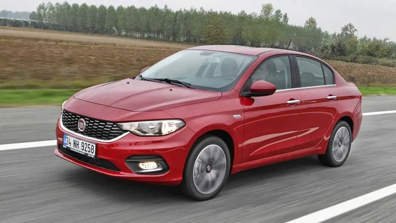 Bu araçlar yüzde 50 ucuza satılıyor: Fiat Egea EASY 439.300 TL, Megane Sedan 702.900 TL'ye, Renault Clio ise 580.900 TL...-10