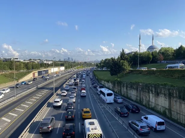 9 günlük bayram tatili dönüşü İstanbul’da trafik yoğunluğu!-5