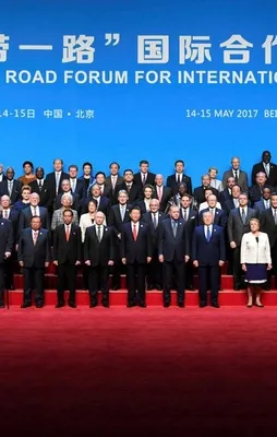 Aile fotoğrafında dikkat çeken detay