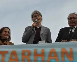 CHP’lilerden Tarhan’a protesto