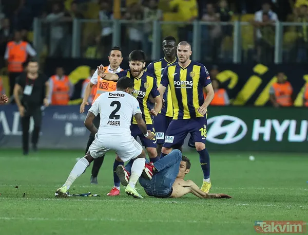 Ankara'da saha karıştı! Tribünden inen taraftar Beşiktaşlı Salih Uçan'ı tekmeledi, Josef kırmızı kart gördü - 17