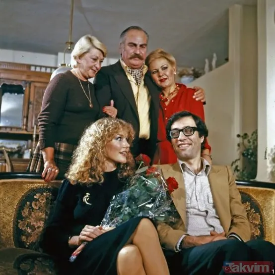 2 yılı devirmişler! Gol Kralı’nın Sevim’i Suna Yıldızoğlu’nun ilk eşi bakın hangi Yeşilçam yıldızı çıktı! Kemal Sunal’ın partneri... - 6