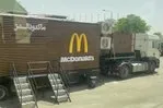 Trump Riyad’da hamburger TIR’ıyla karşılandı!