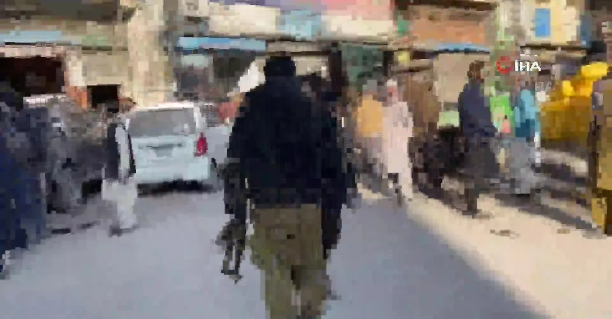 Pakistan'da patlama! Çok sayıda yaralı var