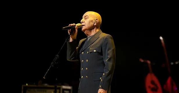 Mazhar Alanson'dan papağan sitemi!