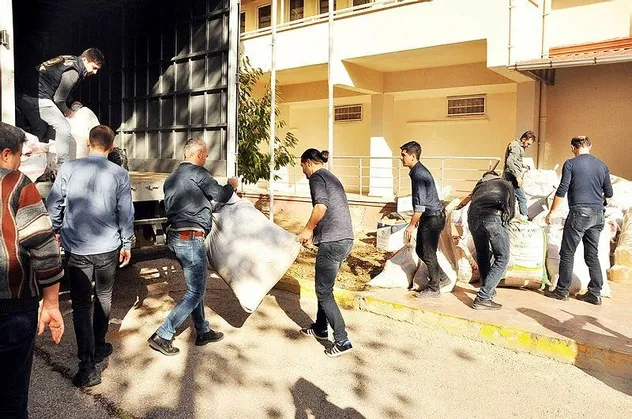 Kaçakçının evindeki kitap hayrete düşürdü