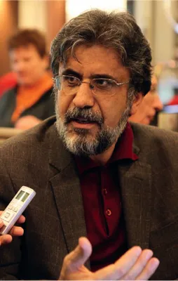 Ünlü gazeteci Akif Emre hayatını kaybetti