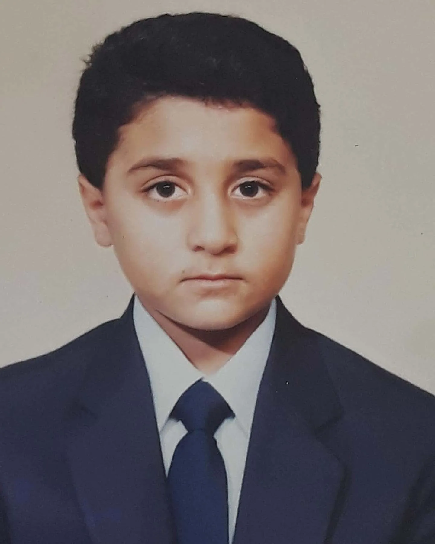 Onur Buldu’nun çocukluk fotoğrafını gören şaşkın: Ecem Erkek’e benzetildi - 13