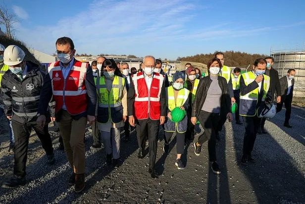 CHP'den başörtülü poz kurgusu mu? Kemal Kılıçdaroğlu'nun yanındaki iki başörtülü kişinin baret takmamaları dikkat çekti - Takvim