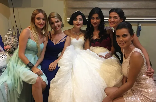 Düğüm Salonu film konusu nedir? Düğüm Salonu oyuncuları kimler?-3