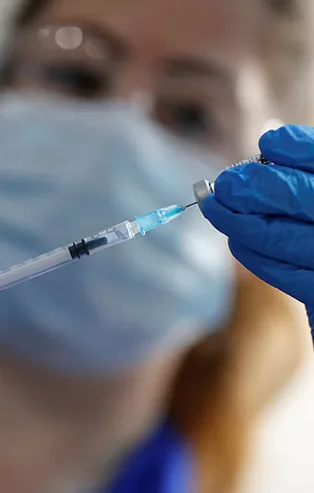 Koronavirüs aşısı BioNTech’in mucidi Uğur Şahin ve Özlem Türeci’den aşı karşıtlarına net cevap: Bir senede geliştirilmedi