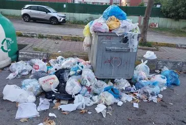 CHP’li belediyelerdeki işçiler greve gitti! İstanbul’da 90 esintileri Kartal’da çöp dağları: Nefes alamıyoruz, mikrop soluyoruz