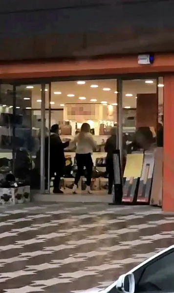 Son dakika: İsyan ettiren görüntüler! Ankara'da koronavirüs tedbirlerini hiçe saydılar!-4