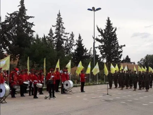 YPG'lilerden ABD bayrağı altında saksafonlu kutlama-2