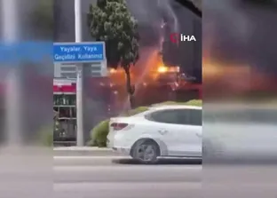 İzmir’de mobilya mağazasında yangın