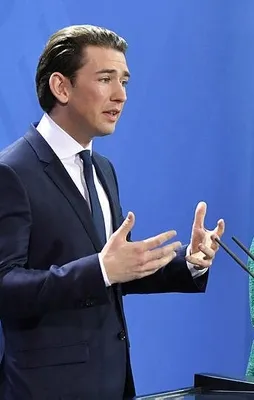 Merkel'den Kurz'a tokat gibi sözler