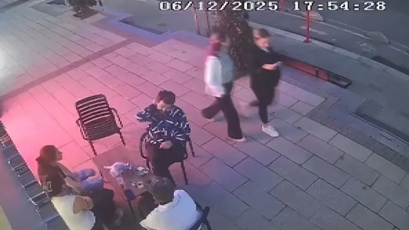 Güllü'nün kızı Tuğyan ve arkadaşı Sultan Nur Ulu (DHA)