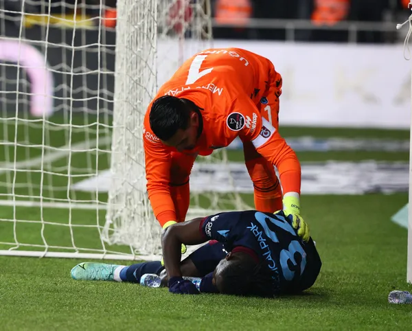 son-dakika-trabzonspor-edgar-ie-ile-yollari-ayirdi-1642153898658.jpg SON DAKİKA: Trabzonspor Edgar Ie ile yolları ayırdı-3