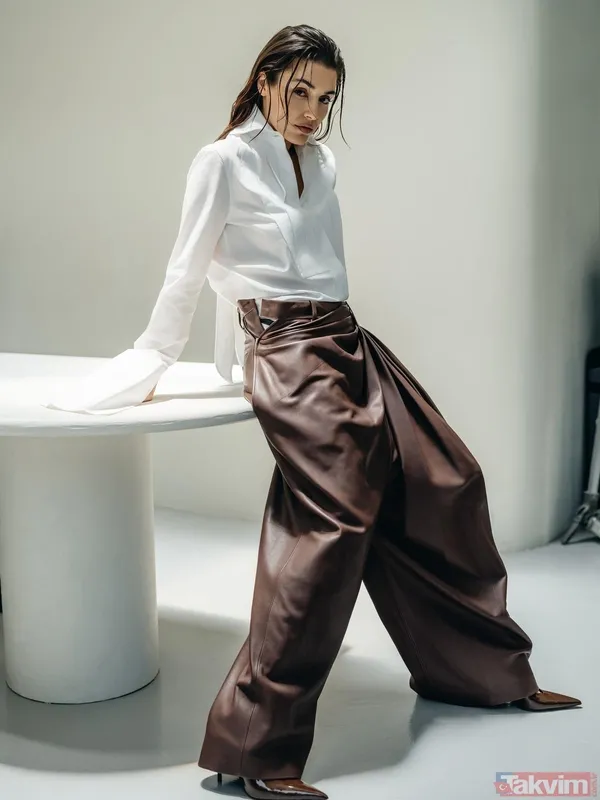 Hande Erçel’e sevgilisi Onur Güvenatam'dan başrol jesti! Aşk setlere mi taşınıyor... - 10